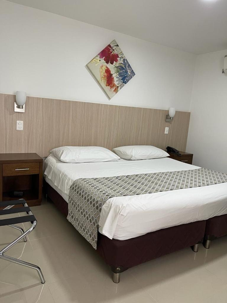 Hotel Juan Maria Tuluá Eksteriør billede
