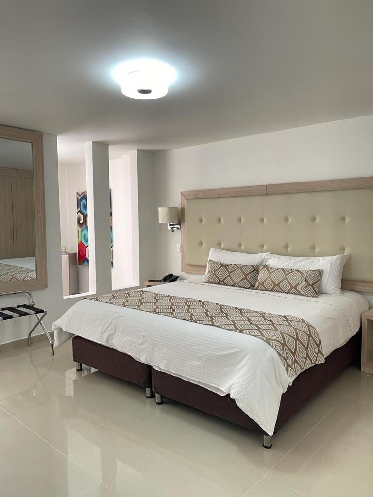Hotel Juan Maria Tuluá Eksteriør billede