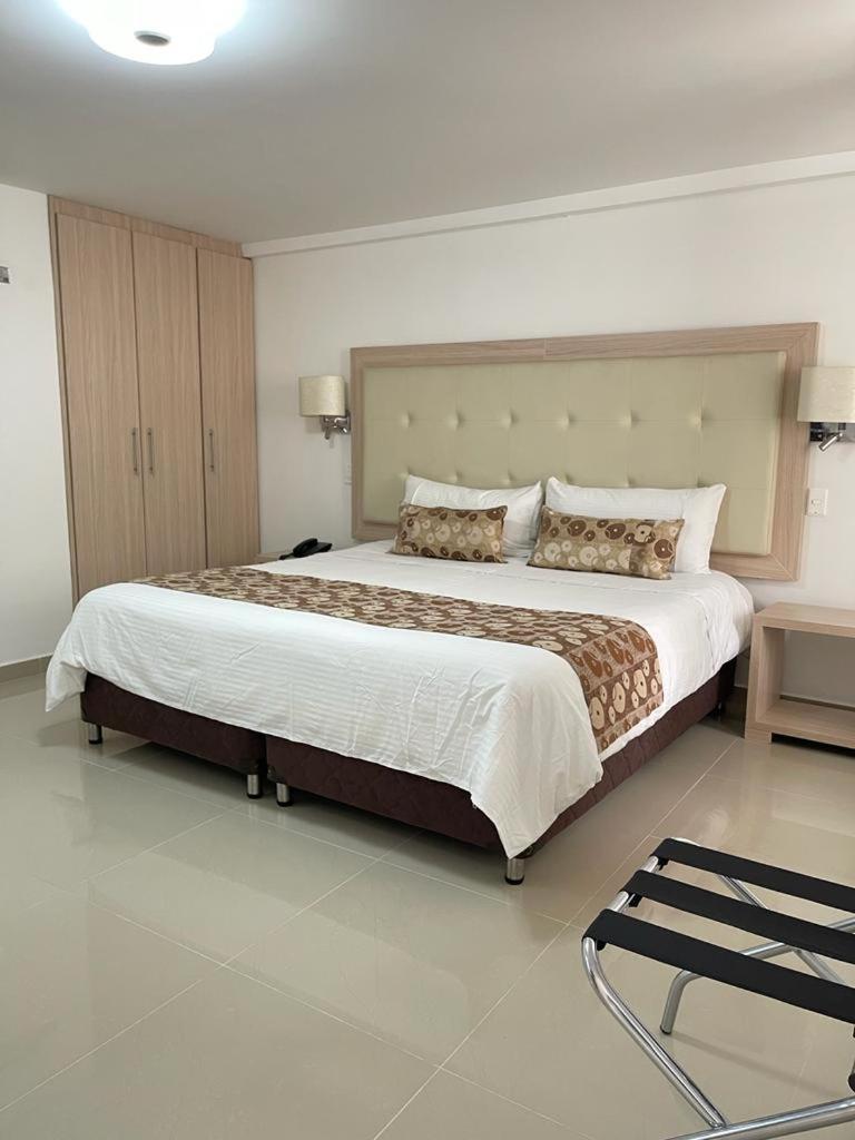 Hotel Juan Maria Tuluá Eksteriør billede